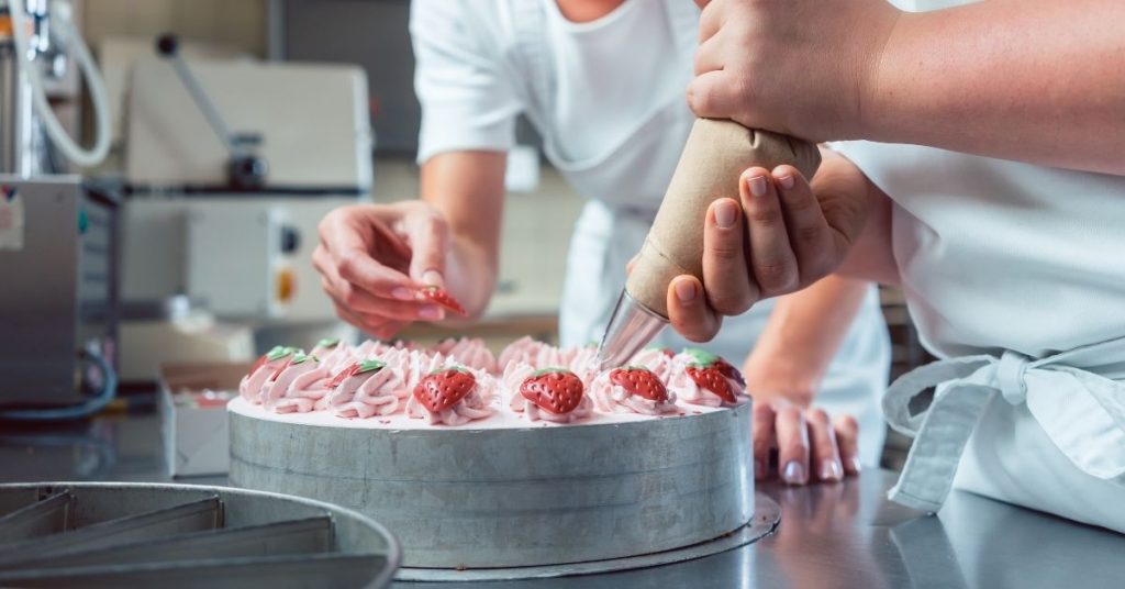 How to use the piping bag