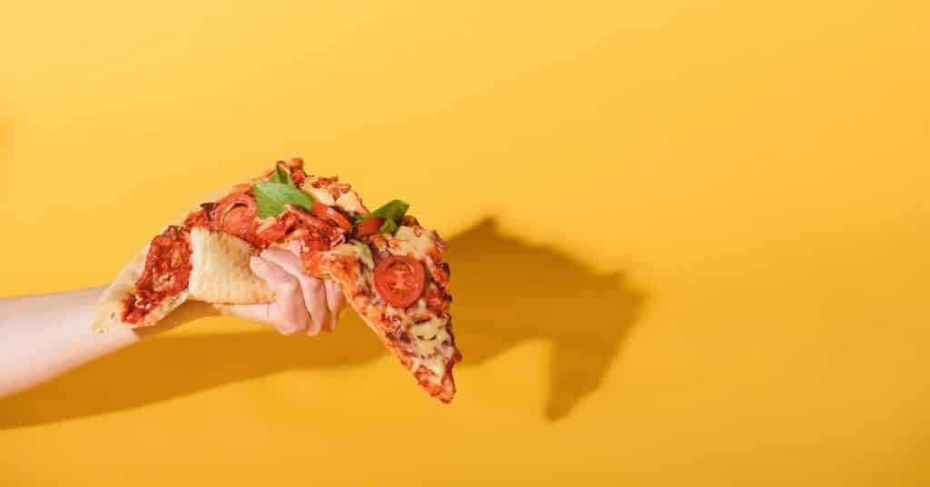 Reheating pizza in an air fryer