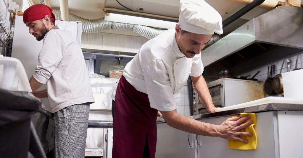 Tasks of a kitchen assistant