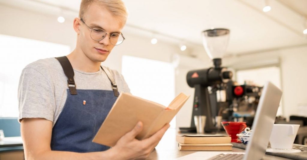 Qu'est-ce qu'un manuel d'exploitation de restaurant et à quoi sert-il ?