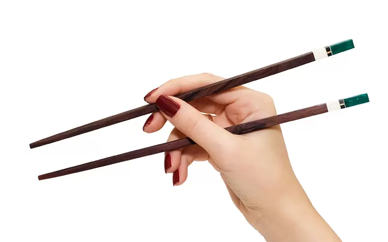 Consejos para comer con palillos chinos