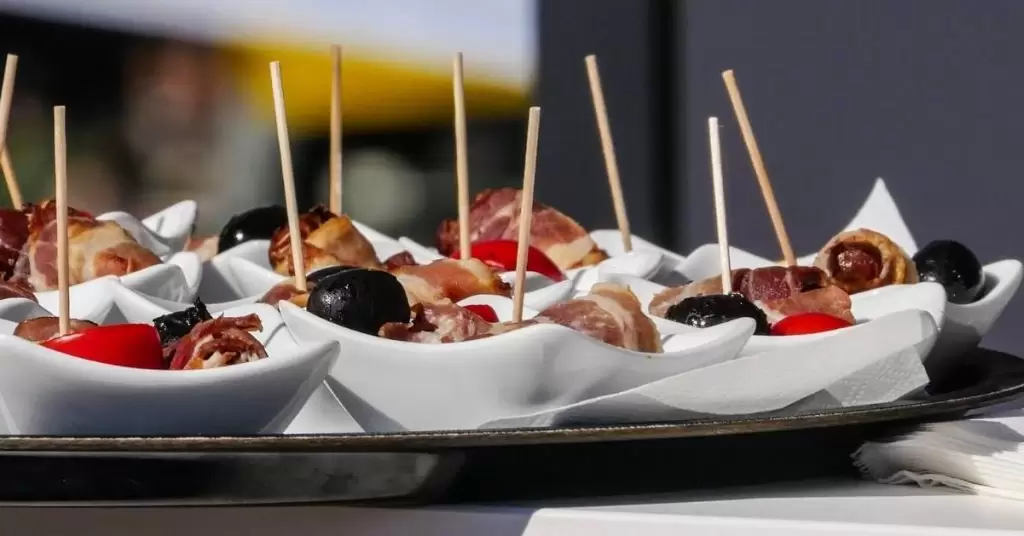Consejos para seleccionar tus envases desechables para catering