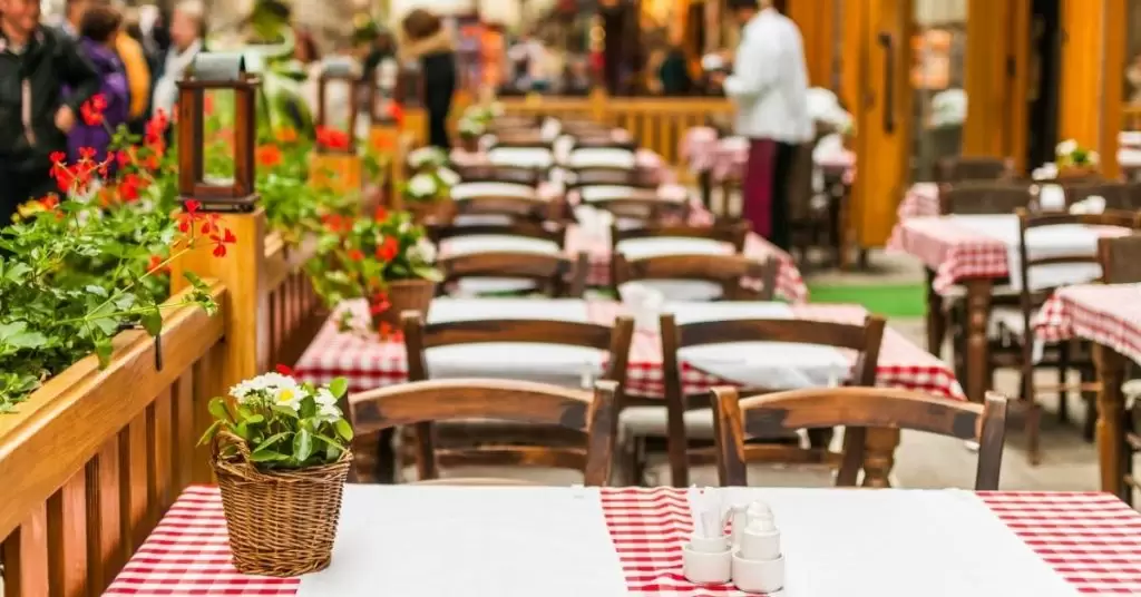 Cómo aumentar las reservas en tu restaurante a través de una decoración innovadora