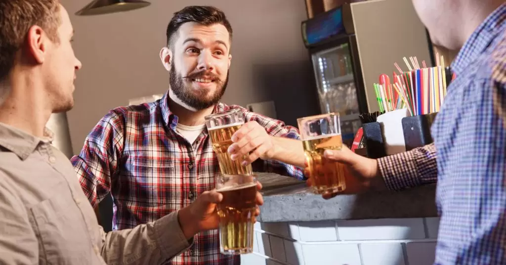 Crea un plan de negocios para ganar dinero con tu bar