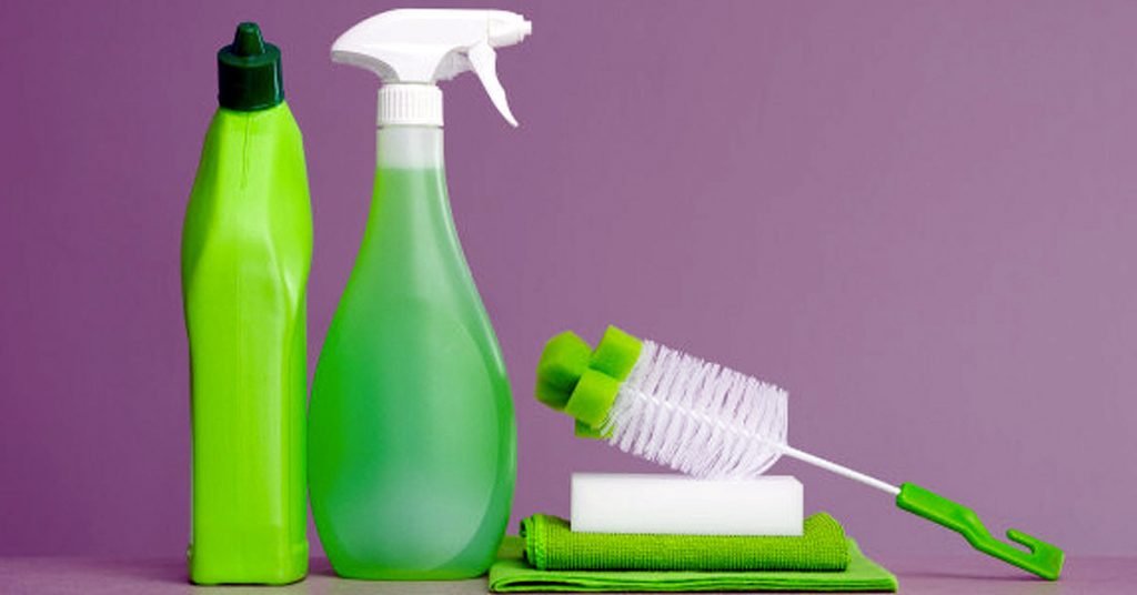 Evitar peligros al emplear cualquier tipo de productos de limpieza