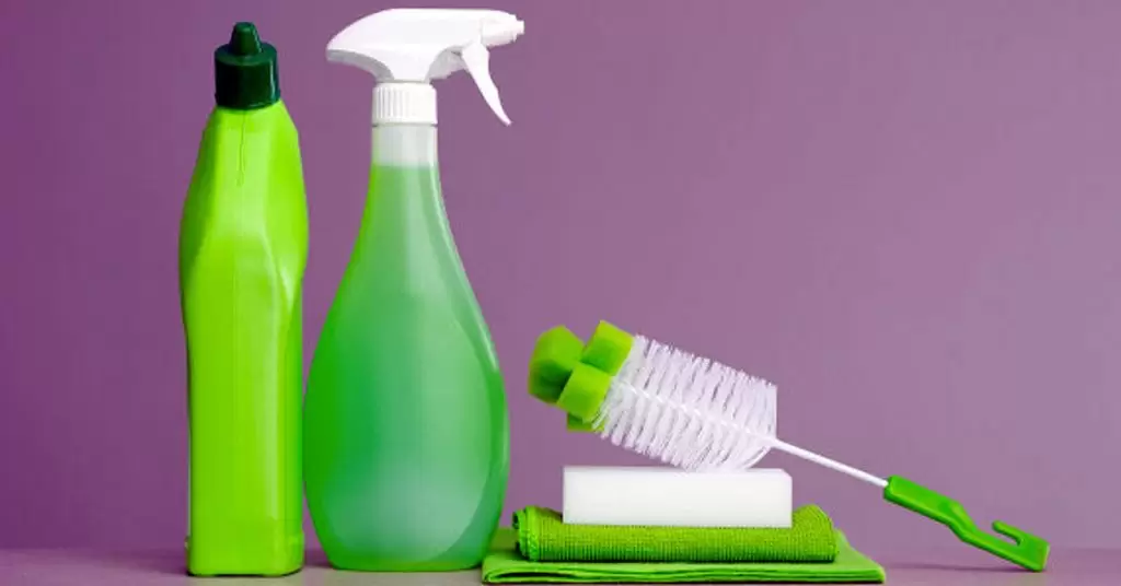 Evitar peligros al emplear cualquier tipo de productos de limpieza