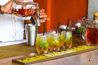 Funciones de un camarero de barra