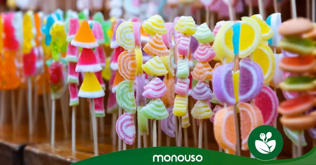 Hacer brochetas de chuches paso a paso