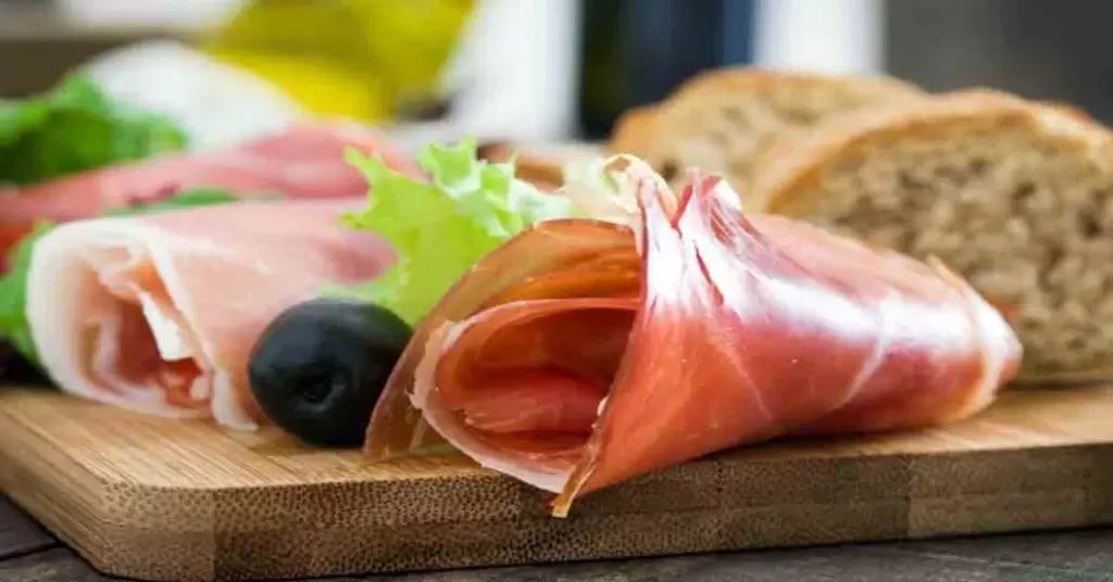 Jamón serrano: ¿Con qué raza de cerdo se fabrica?