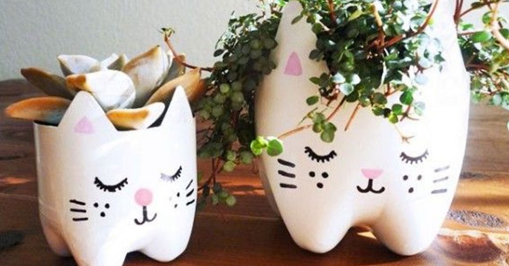 Macetas con botellas recicladas