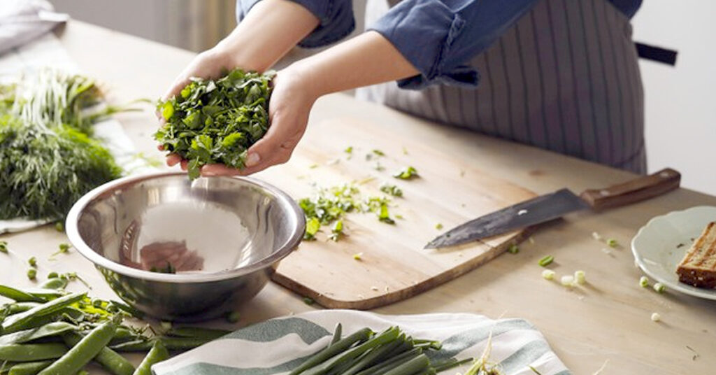 Manipulación de alimentos y riesgos en restaurantes