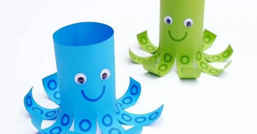 Pulpo de cartón reciclado