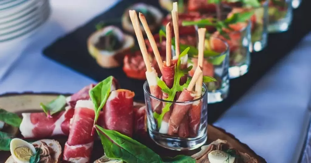 Uso de envases desechables de calidad para catering