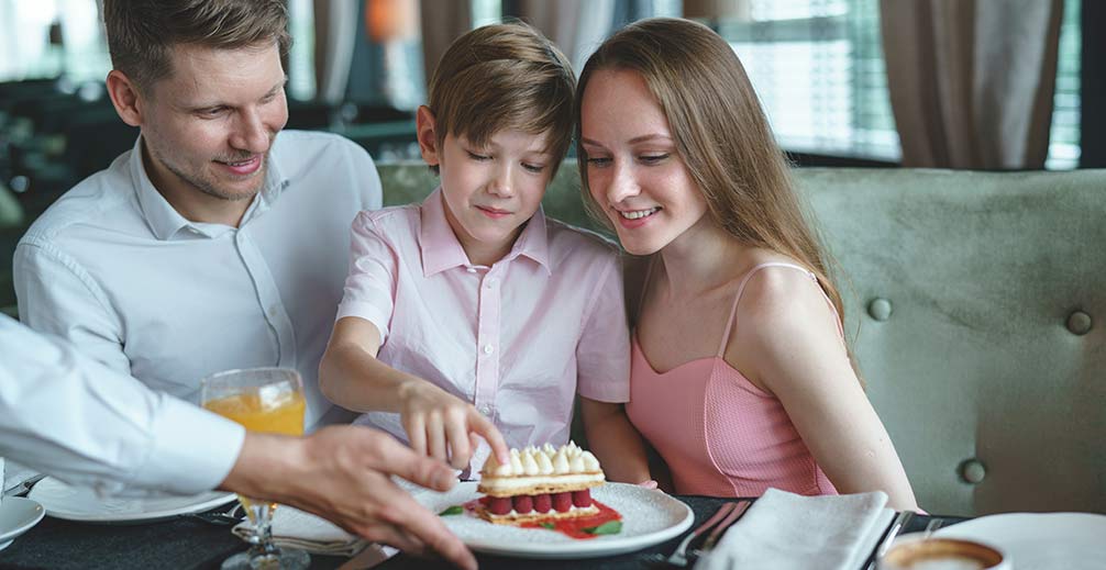 Reclamos especiales para cómo llenar tu restaurante el Día del Padre, como postres gratis