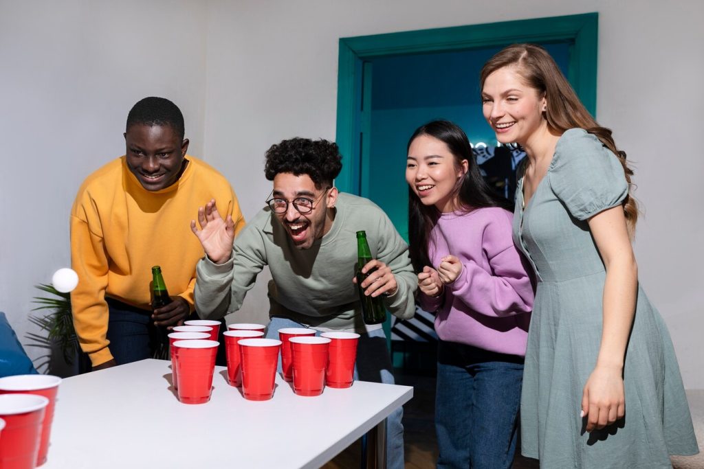 cómo jugar al beer pong y cómo organizar una fiesta americana