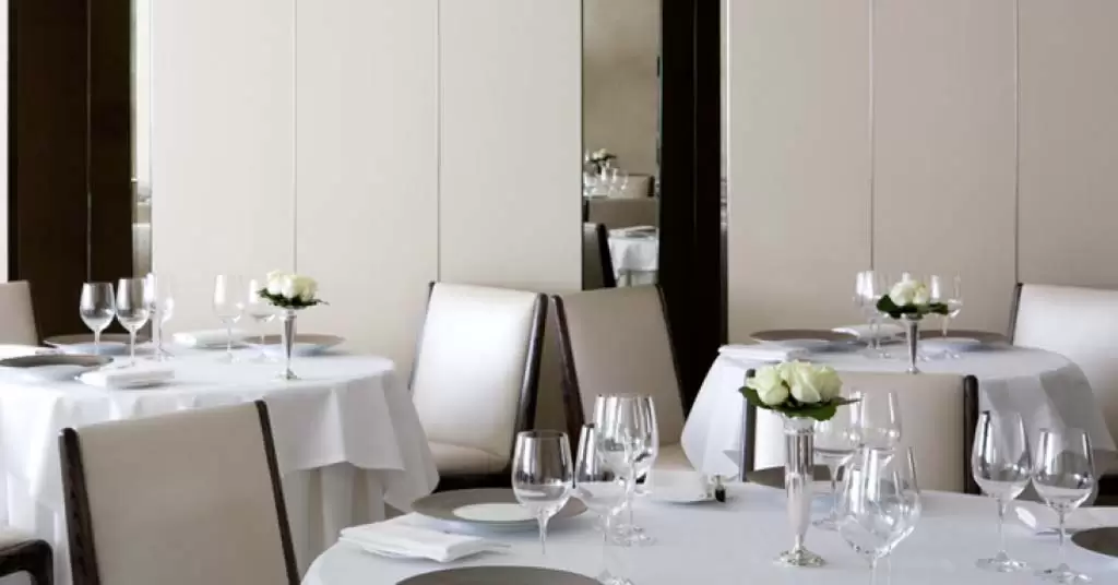 Menaje-de-cocina-para-restaurante-como-calcular