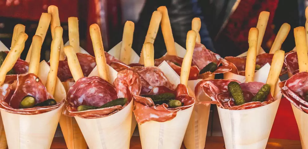 Recomendaciones sobre escoger catering ecológico y menaje desechable