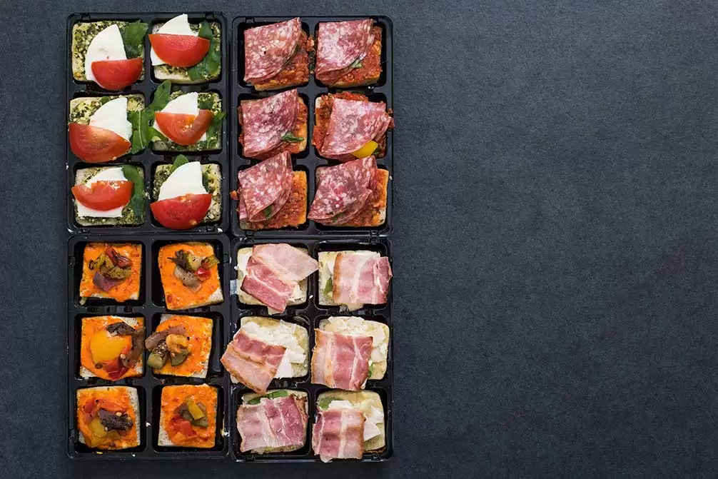 Razones por las que el catering de utilizar vajilla desechable