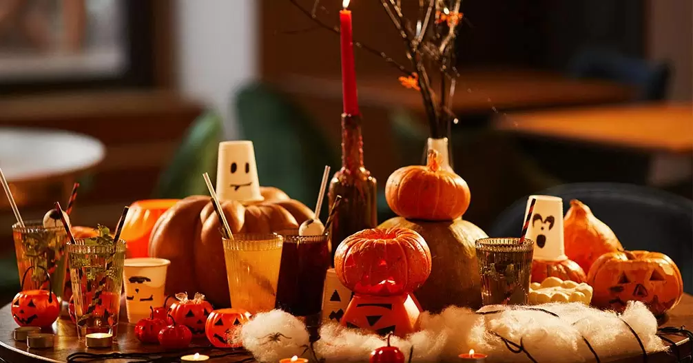Decoración de un restaurante para fiesta de Halloween