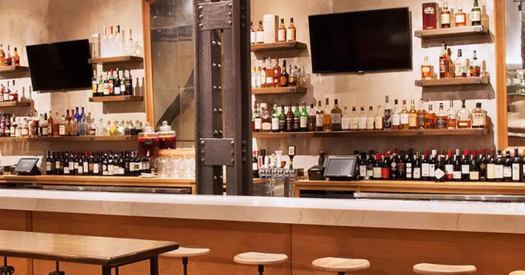 Cómo iluminar un bar con lámparas tradicional y luce LED