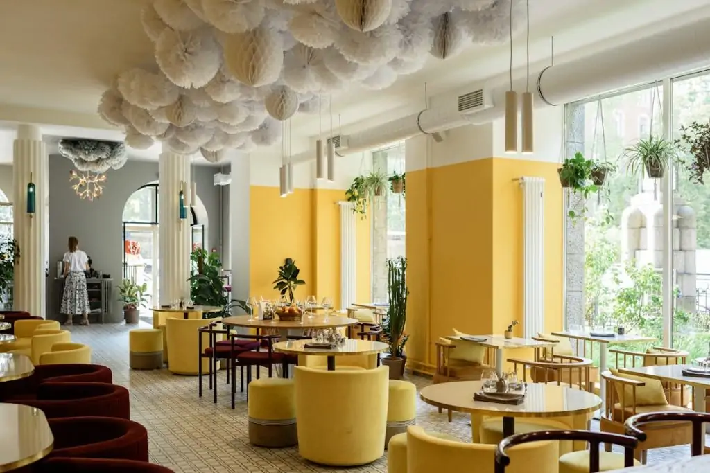La importancia de la iluminación en restaurantes