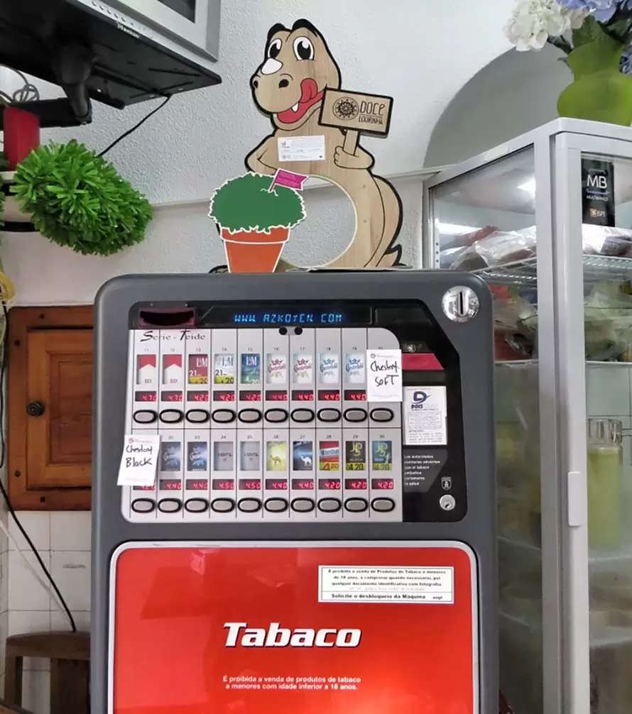 Máquina de tabaco en un restaurante para facturar más ventas