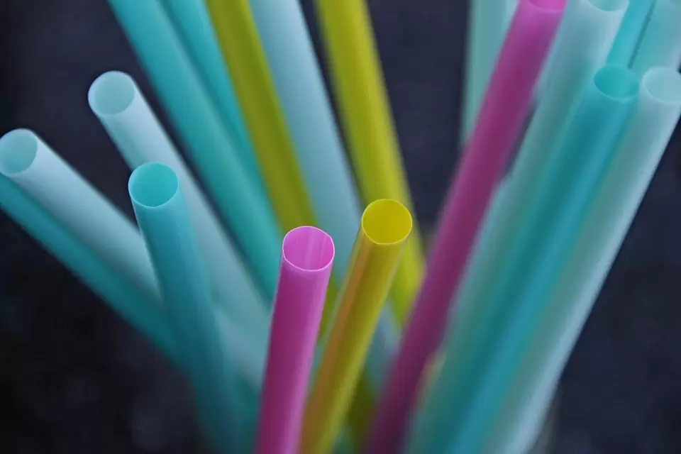 ideas con pajitas de colores