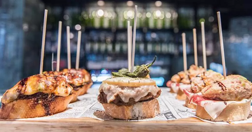 pinchos-en-bar.