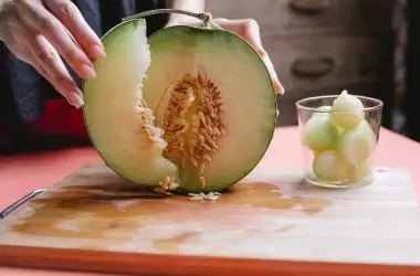 Precauciones al comprar melones o sandías partidas