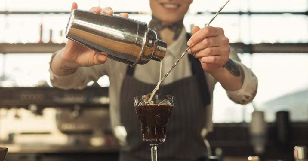 ¿En qué consiste este cóctel aperitivo de moda en restaurantes?